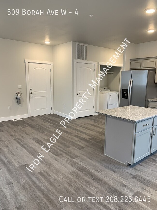 Building Photo - 509 Borah Ave W