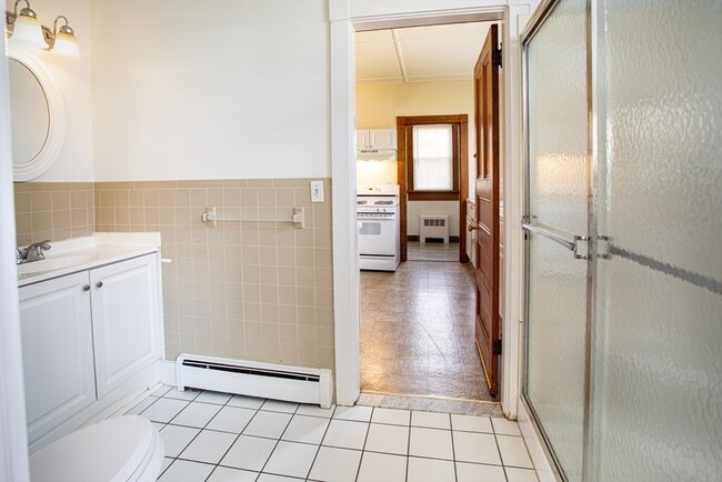 Building Photo - 130 Underwood St