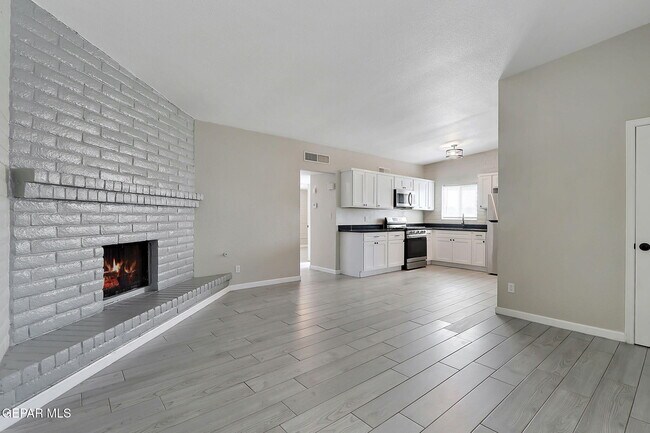 Building Photo - 3013 Beachcomber Dr