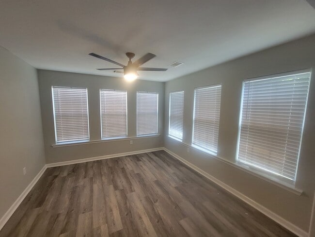 Building Photo - 1209 Bison Way
