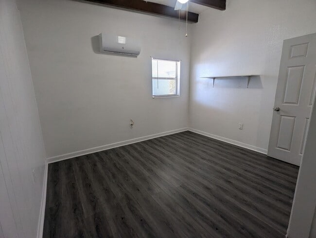 Building Photo - Charming and Spacious 3-Bedroom Home for Rent, furbabies are Welcome!