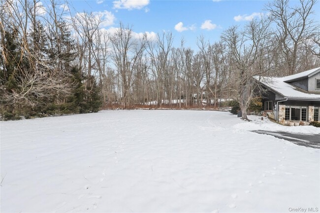 Building Photo - 600 Cantitoe St