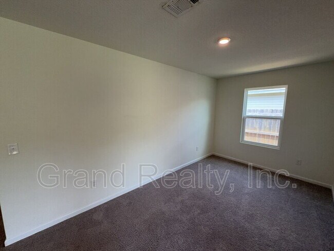 Building Photo - 4316 Jitterbug St