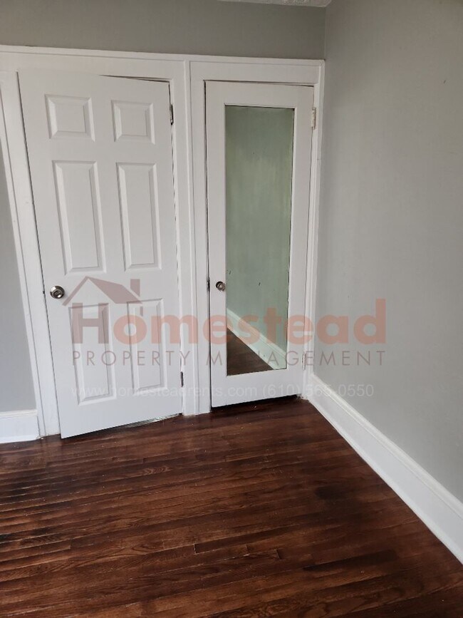 Building Photo - 5 BEDROOM HOME FOR RENT IN COLLINGDALE!