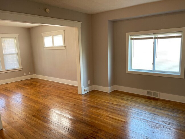 Building Photo - Florence/Minne Lusa 4 bed 2 bath house 160...