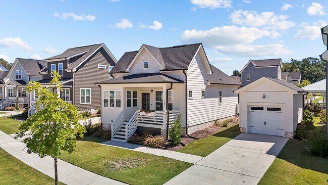 Building Photo - Beautiful 2 Bedroom/2 Bath in Chatham Park with garage!