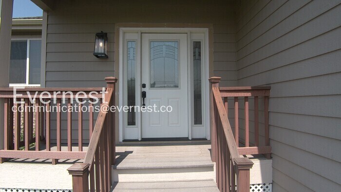 Building Photo - 250 Opal Ct