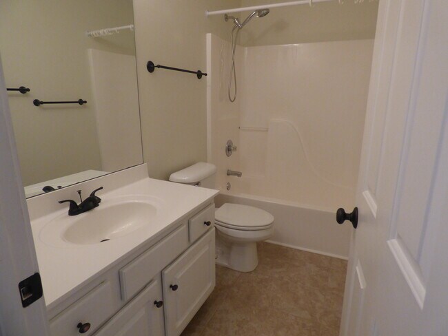 Building Photo - LOVELY HOME in Hamburg; Renovated, Garage, Many Upgrades!