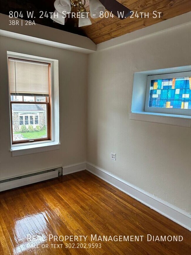 Building Photo - 804 W 24th St