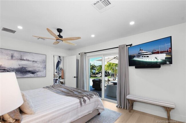 Building Photo - 1425 SW Egret Way