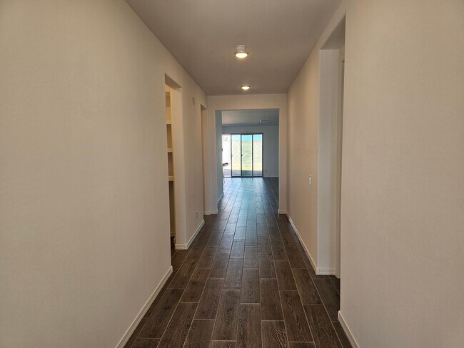 Building Photo - Stunning views