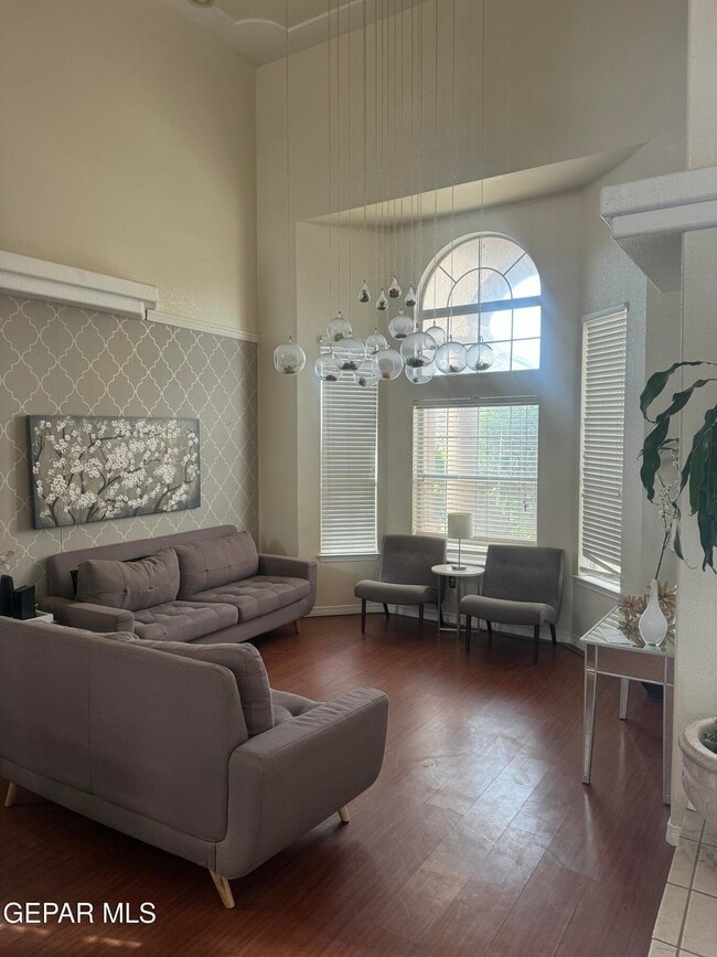 Building Photo - 12176 Dos Rios Dr