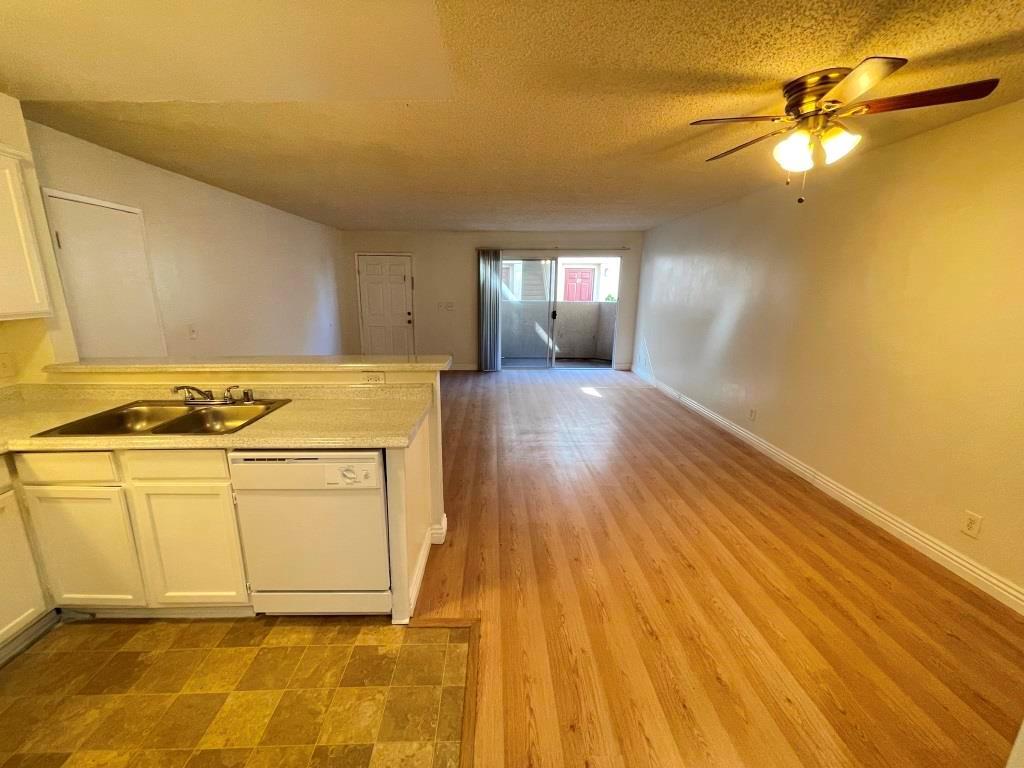 Building Photo - 10225 Hillhaven Ave
