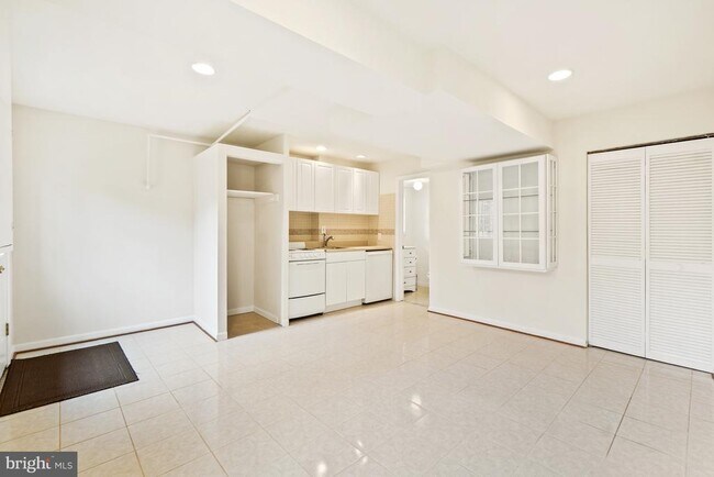 Building Photo - 11840 Enid Dr