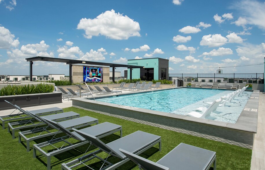 Building Photo - 1111 Shepherd Dr