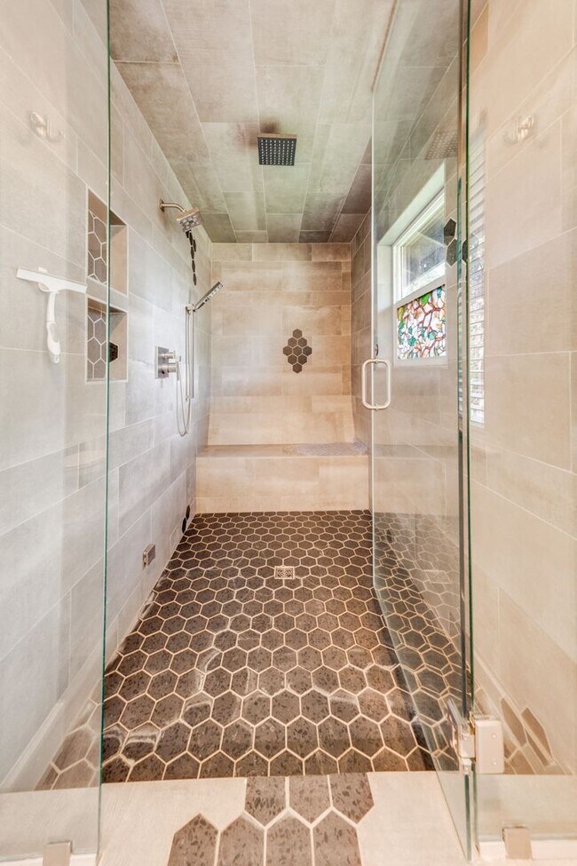 Building Photo - Updated Georgetown Home on 5 Acres with Huge Deck!