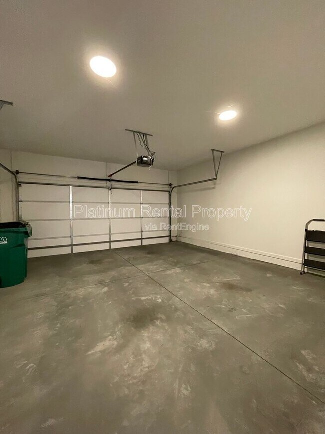 Building Photo - 5221 Riden Ct