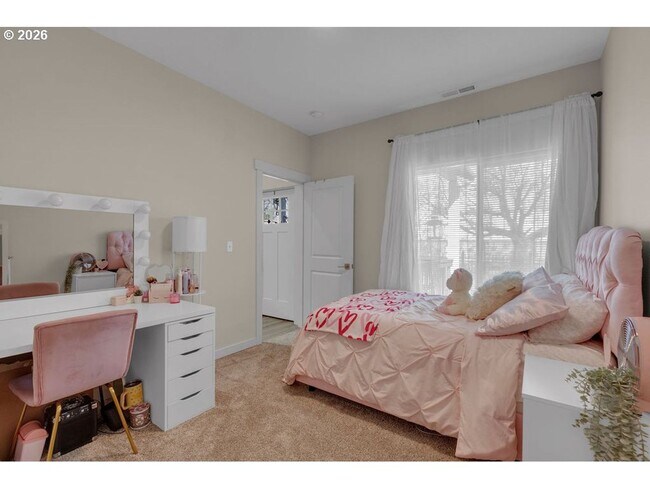 Building Photo - Bright Open-Concept Home with Vaulted Ceilings, Private Primary Suite & Stylish Modern Finishes