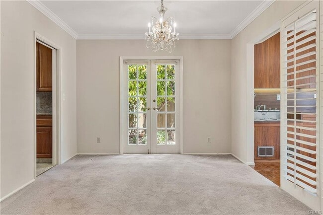 Building Photo - 4020 Vía Picaposte