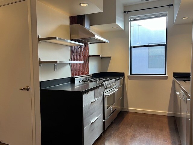 Building Photo - 1326 E Sutter Walk