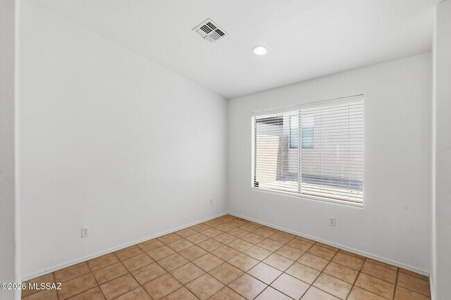 Building Photo - 8435 E Bowline Rd
