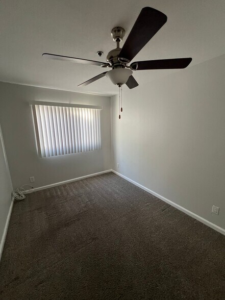 Building Photo - 5582 Crescent