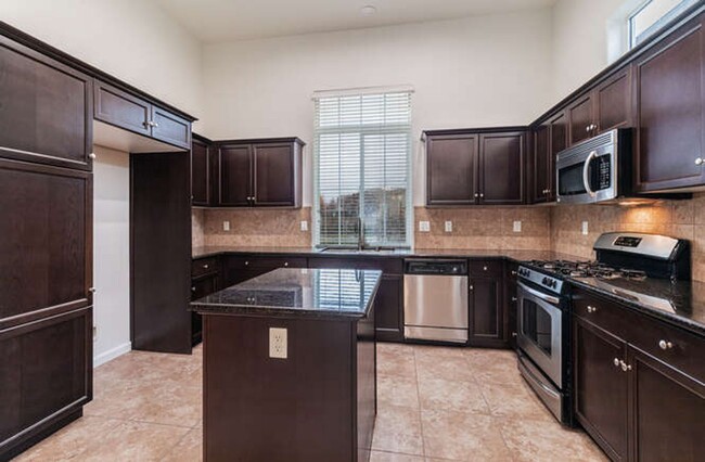 Building Photo - Great Harlan Ranch Home! Don't miss out!