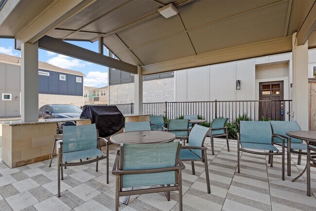 Building Photo - 1520 Parkland Oak Dr