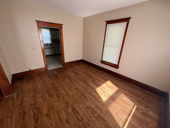 Building Photo - Large 4 bedroom house east of campus for A...