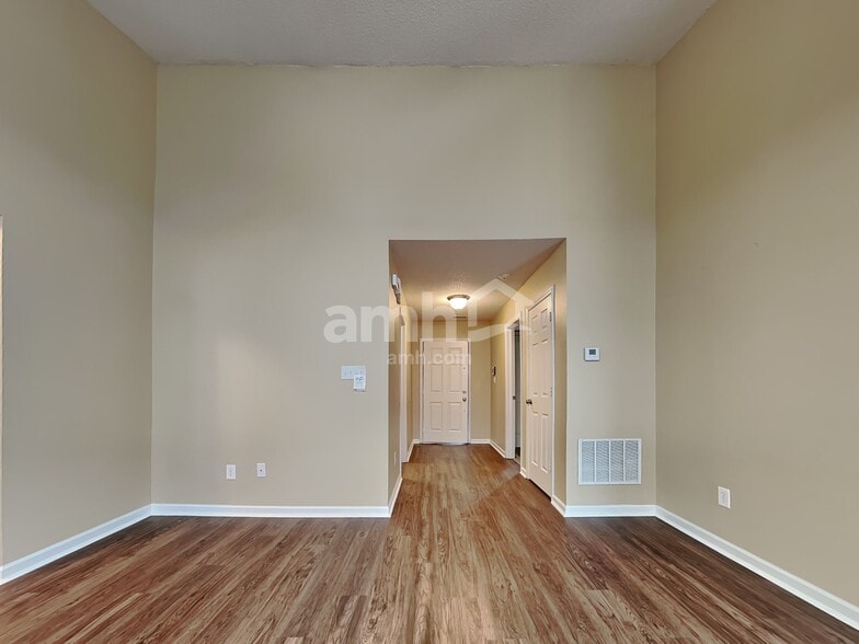 Building Photo - 1438 Dowell St