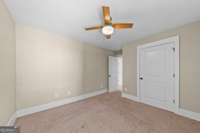 Building Photo - 135 Idlewilde Dr