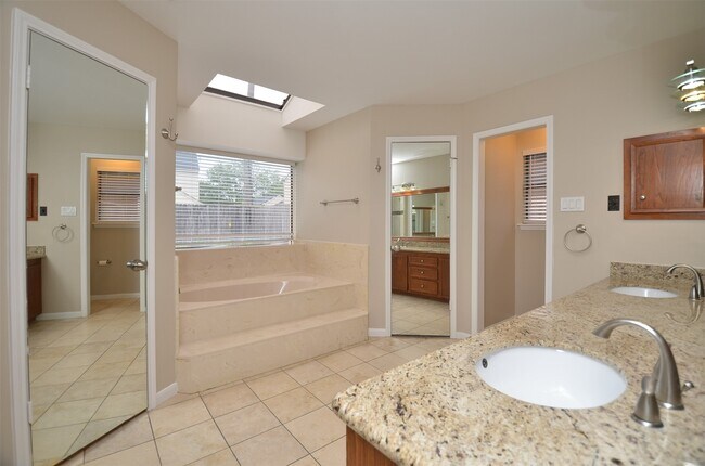 Building Photo - 12310 Burgoyne Dr