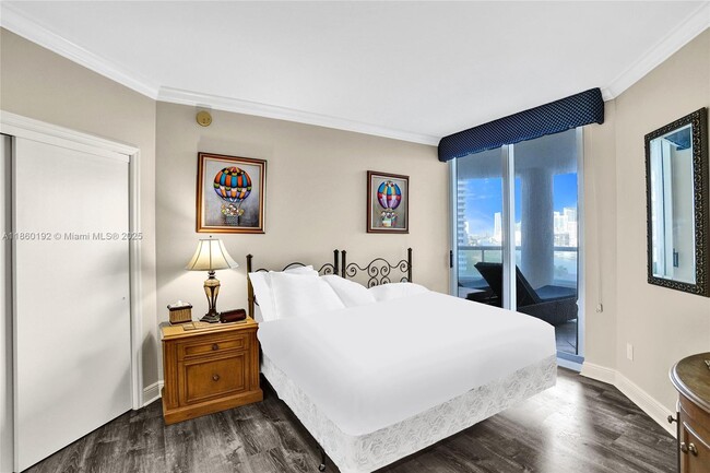 Building Photo - 21050 Point Pl