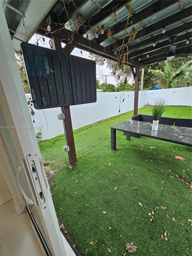 Building Photo - 1421 NW 65th Terrace