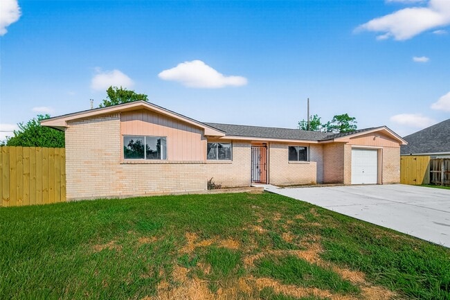 Building Photo - 5126 Denoron Dr