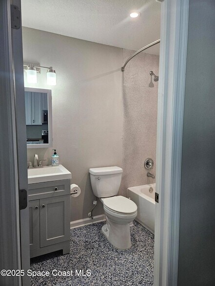 Building Photo - 390 W Cocoa Beach Causeway