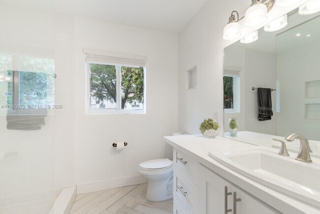 Building Photo - 44 NW 40th St