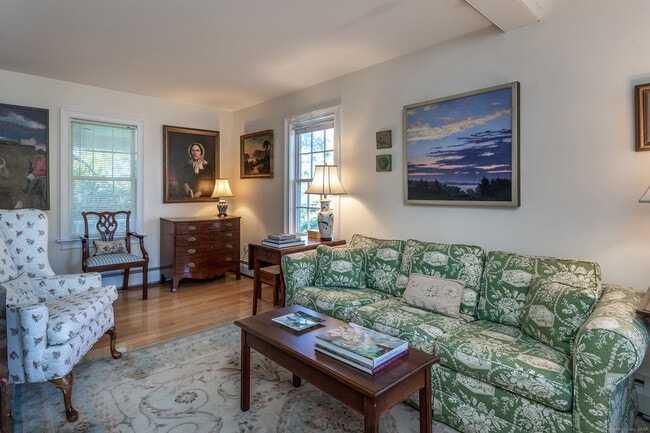 Building Photo - 62 Brush Hill Rd