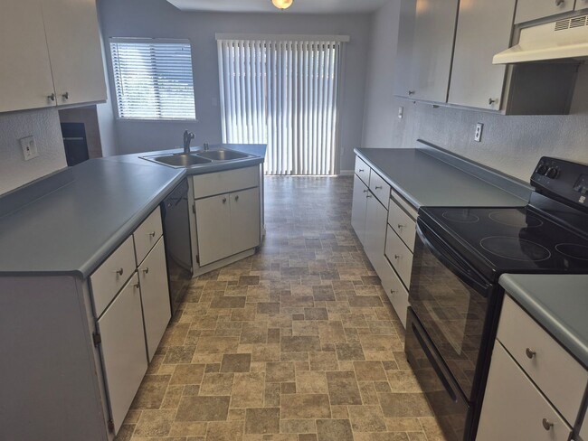 Building Photo - Updated 3 Bedroom Home
