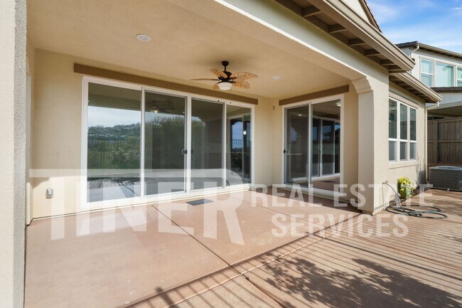 Building Photo - 7542 Pesaro Dr