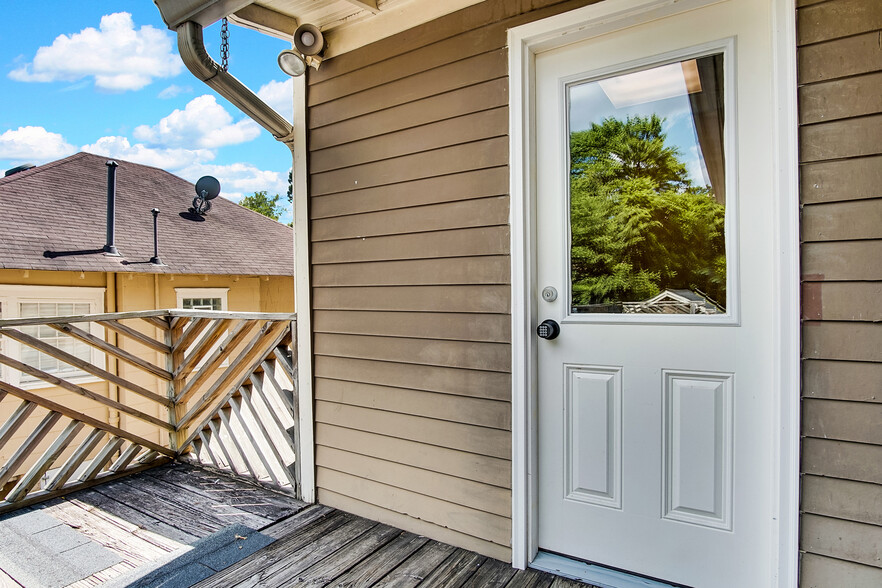 secured-entry laundry room - 1755 Marietta Rd NW