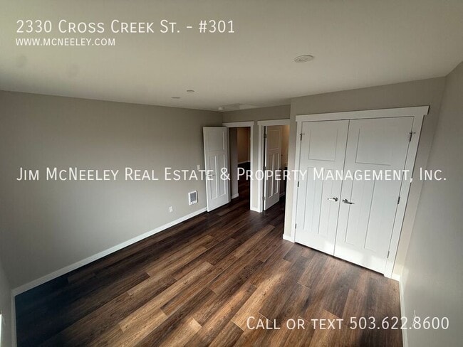 Building Photo - 2330 Cross Creek St