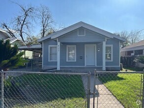 Building Photo - Renovated Denver Heights Lease