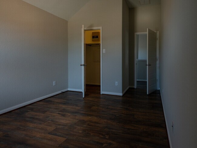 Building Photo - 2927 Overbrook Meadow Ln