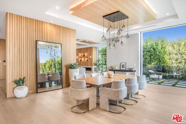 Building Photo - 1033 Somera Rd