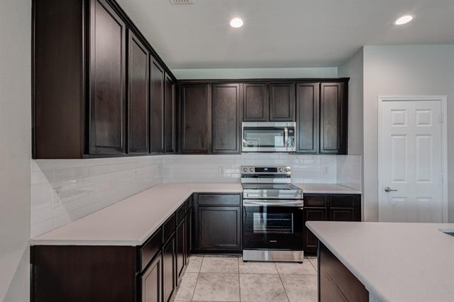 Building Photo - 5529 Las Lomas Ln