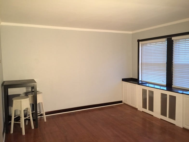 Primary Photo - 2813 Clearview Ave