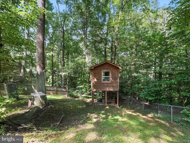 Building Photo - 11109 Ravine Dr