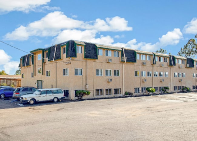Building Photo - 3604 E Uintah St