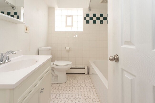 Building Photo - Elston - Jablonski